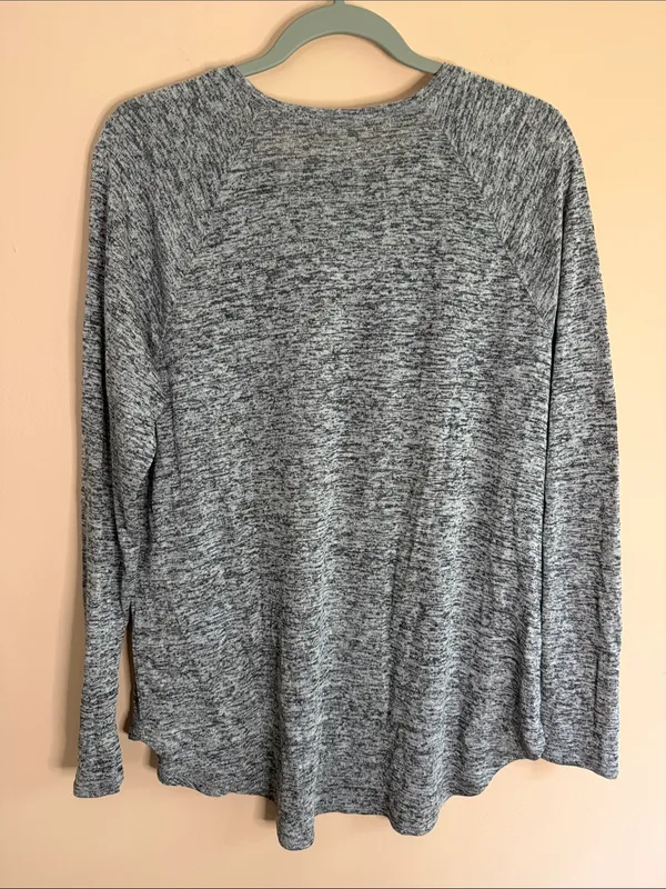 Hollister Heathered Gray Long-Sleeve Crew Pullover - Image 4