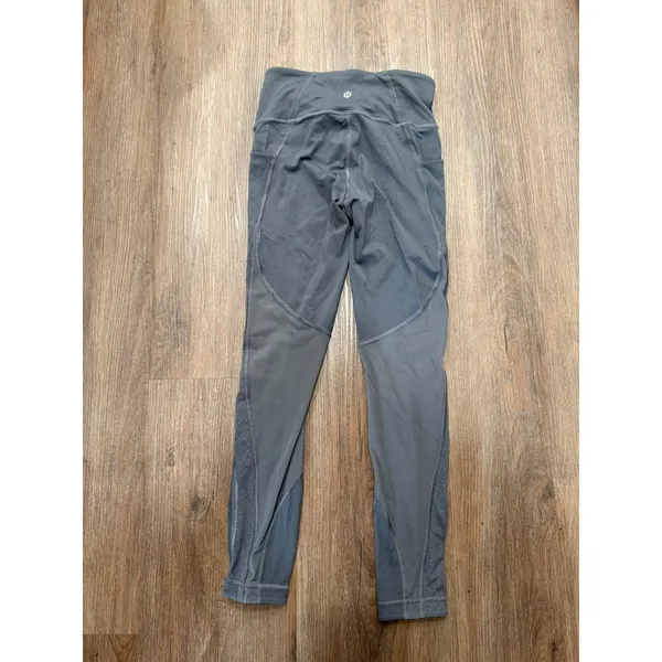 Lululemon Gray Mesh Panels High Rise Workout‎ Leggings Yoga Pants Womens Size 4 - Image 2