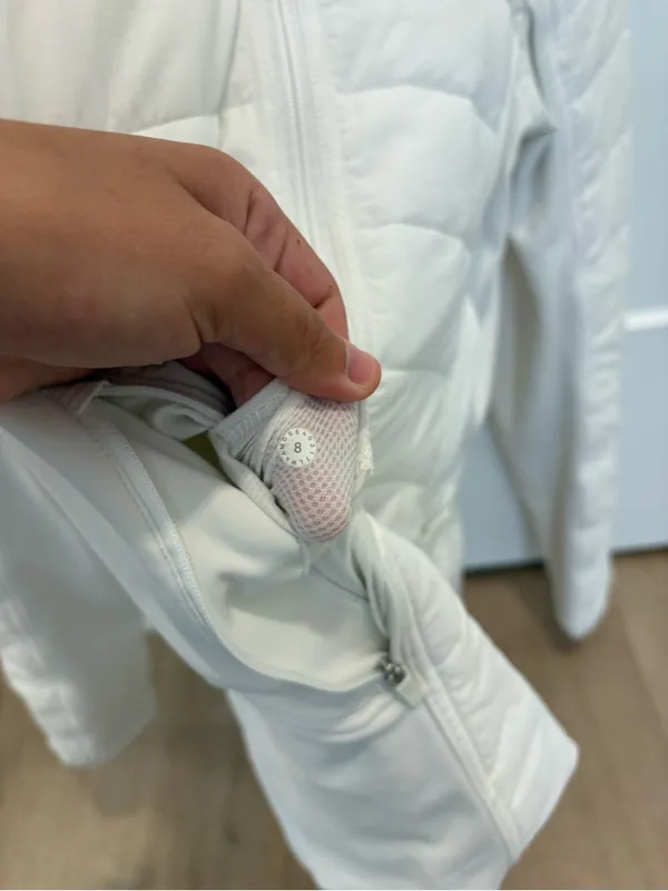 Lululemon Another Mile Jacket Size 8 - Image 3