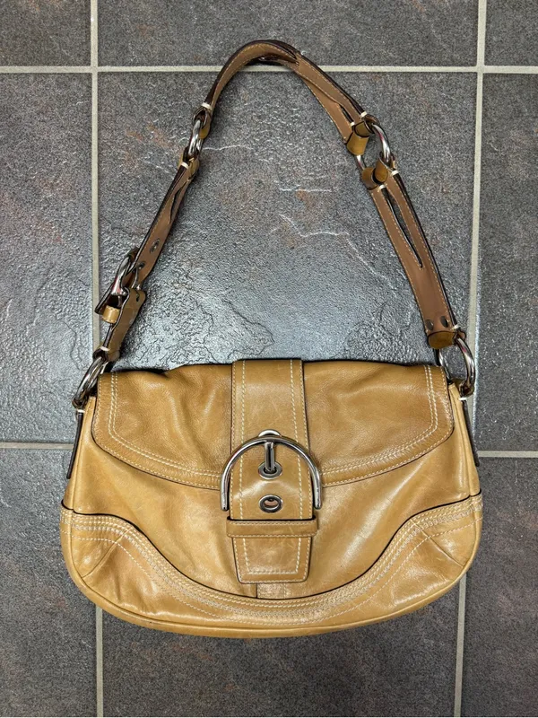 Vintage Vtg Coach 10578 Soho Shoulder Bag Buckle Leather Tan Silver Hardware Y2K - Image 16