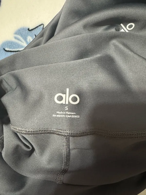 Alo Yoga Leggings - Image 2