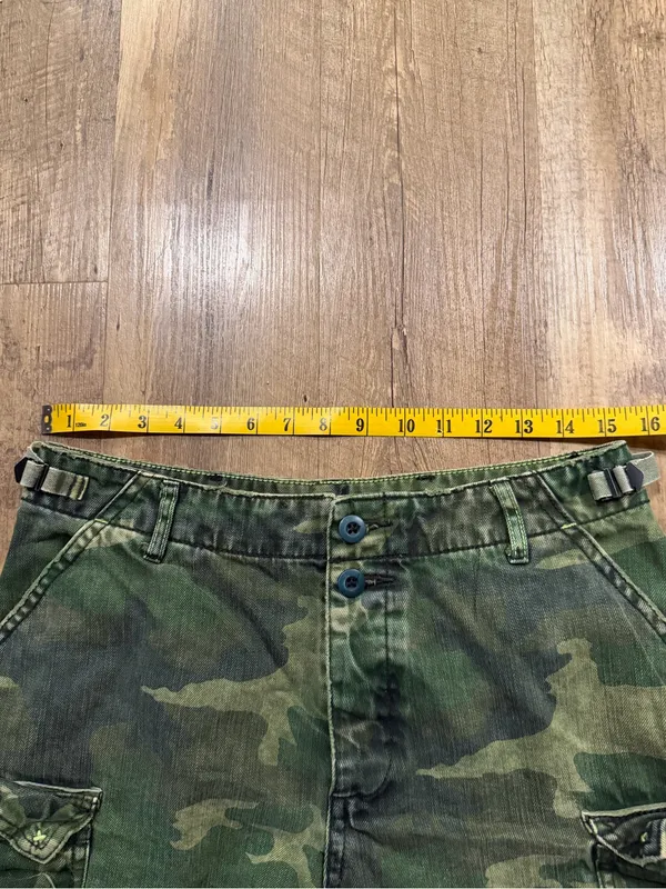 Free People Commando Cutoff High-Waist Camo Cargo Shorts - Green size 8 - Image 5