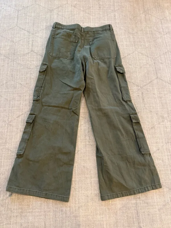 H&M Divided Olive Green Wide Leg Cargo Pants Utility Y2K Size 8 - Image 2