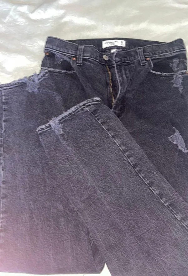 Abercrombie 90s Straight Ultra High Rise - Image 3
