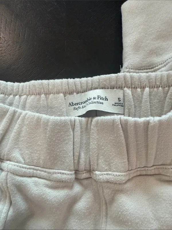 Abercrombie & Fitch cream Fleece Jogger Pants - Image 2