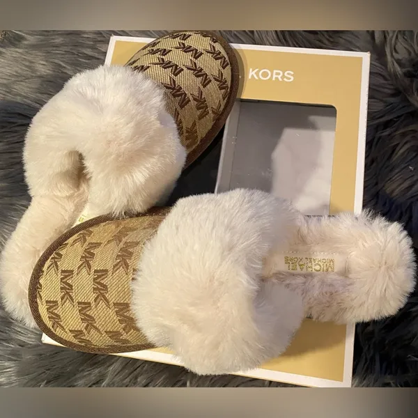 NWB Michael Kors Women’s Tula Scuff Slip On Cozy Slippers - Image 2
