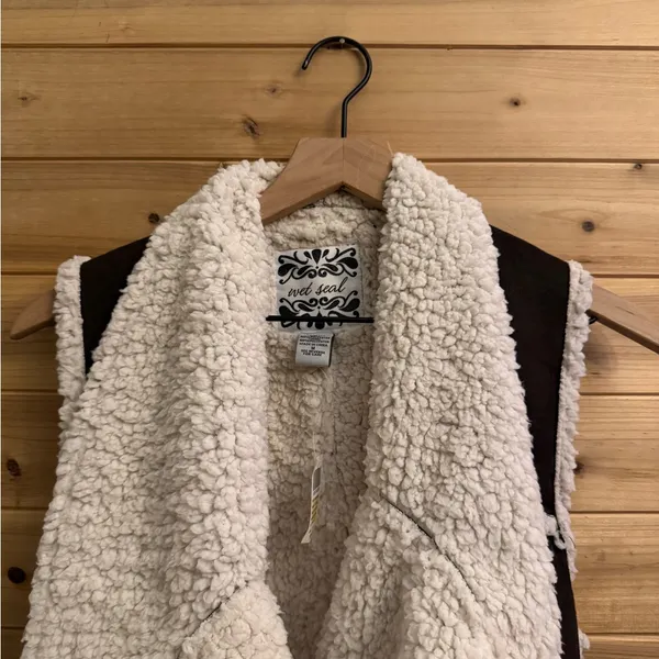Y2K NWT Wet Seal Size Medium Sherpa Lined Cozy Vest - Image 2
