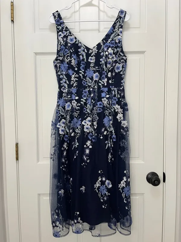 Alex Evenings Navy Floral Embroidered V-Neck Midi Dress - Size 10 - Image 2