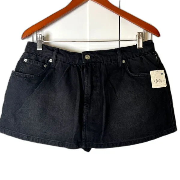 Free People We The Free Denim Micro Mini Skort in Black Wash Sz 31 New With Tags - Image 3