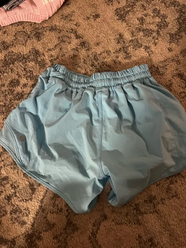 Hotty Hot Shorts 4" Lululemon icing blue - Image 2