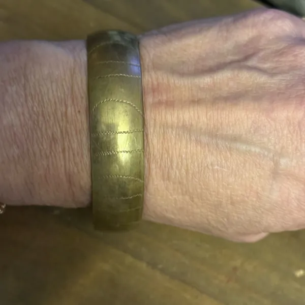 Vintage made in India brass bangle bracelet Gold - Image 3
