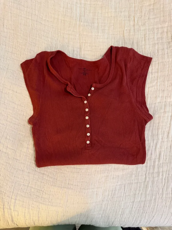 Brandy Melville Top Button-Up - Image 3