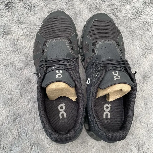 On Cloud 5 All Black Sneakers Wms 6.5 Running Walking Gym Lifestyle Minimalist - Image 4