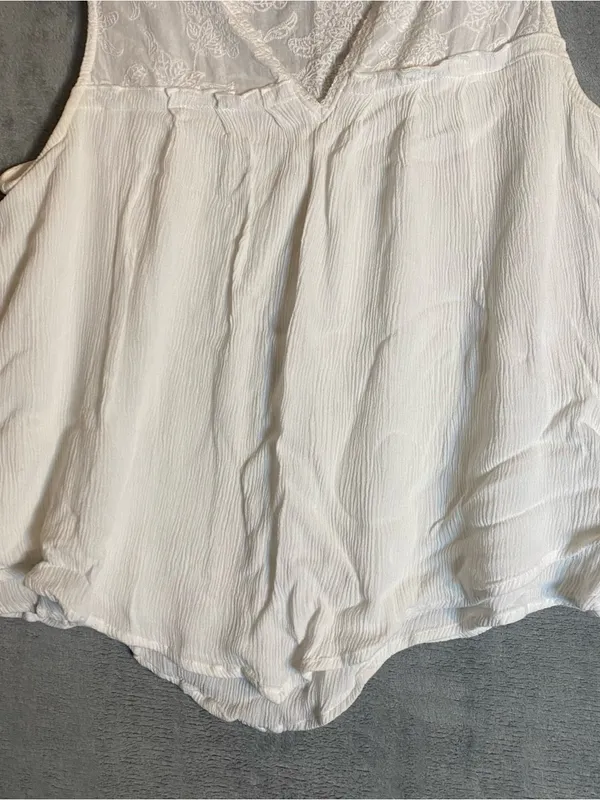 Democracy lace detail short sleeve flowy cottage top size medium hippie festival - Image 2