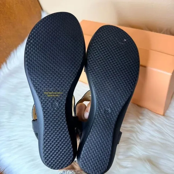 VJH Confort Rhinestone Sandals Size 7.5 Black - Image 7