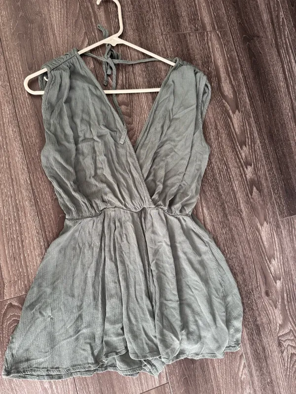 Zenana romper green size small - Image 3