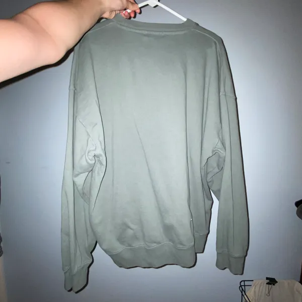 Brandy Melville sweatshirt - Image 5
