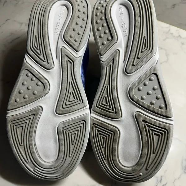 Easy Spirit Blue and White Athletic Shoes with Cushioned Sole - Image 4