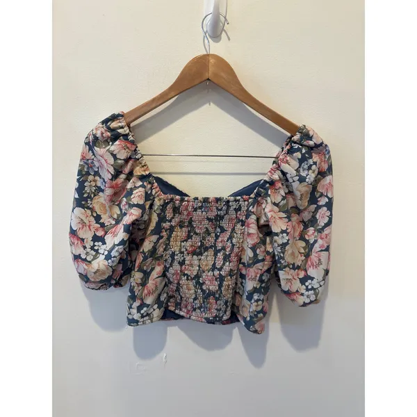 Abercrombie Fitch Floral Puff Sleeve‎ Smocked Crop Top XS - Image 4