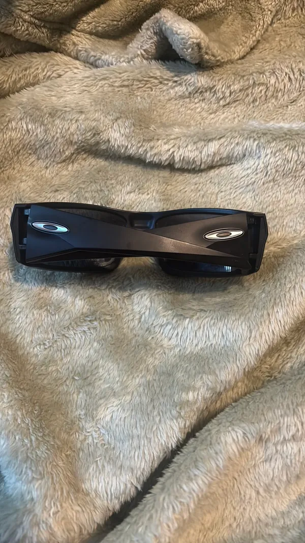 Men’s Oakley sunglasses  - Image 2