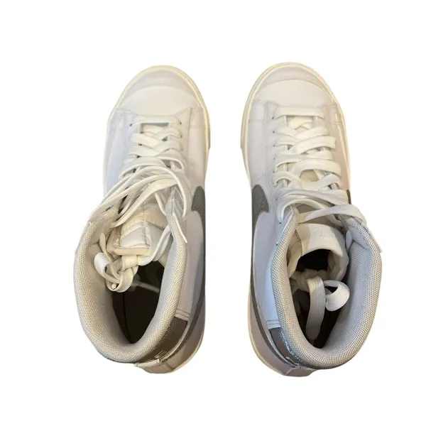 Nike Blazer Mid 77 Essential Sneaker White Metallic Silver Womens Size 7 New - Image 10
