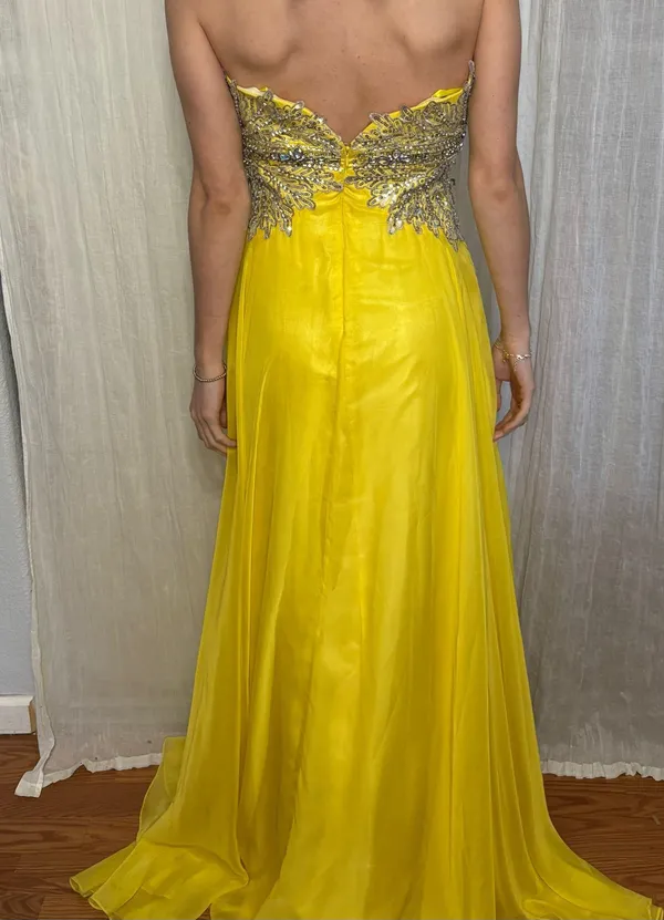 Yellow formal gown Size 8 - Image 2