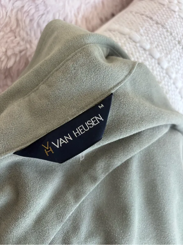 Vintage Van Heusen Button Down Shirt | Medium - Image 6