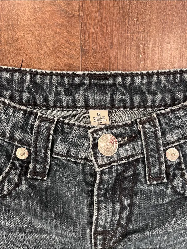 True Religion Women's Jeans Size 12 Dark Wash Slim Leg Big T - Image 2