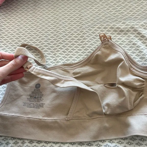 Kindred Bravely Sublime Hands Free Pumping & Nursing Bra in Beige Size Medium - Image 10