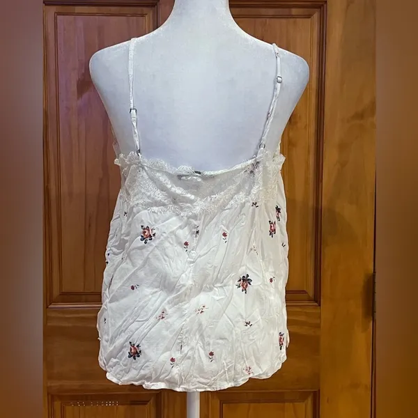 Abercrombie & Fitch Floral Lace Cami Tank Top - Image 3