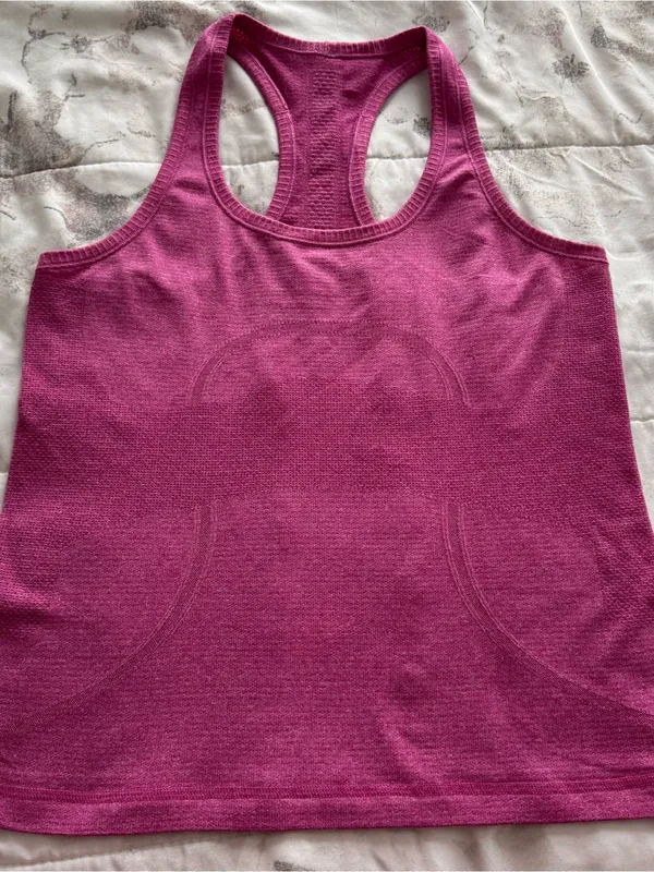 Lululemon Swiftly Tech Raceback Pink Performance Tank Top, size 4 athletic gym - Image 12