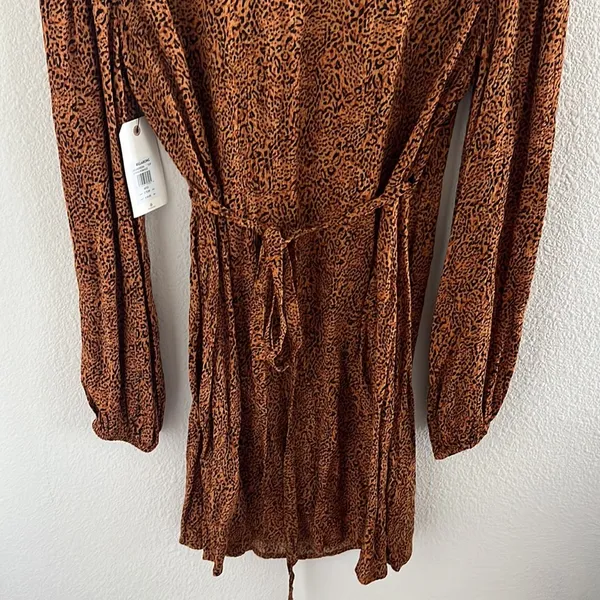NWT Billabong Spring Romance Leopard Print Wrap Dress Long Sleeve Medium - Image 9