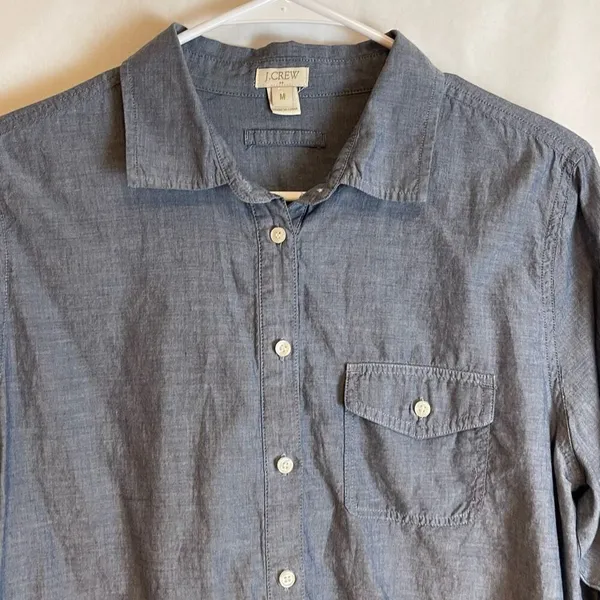 J. CREW Shirt Women's Medium Blue Chambray Cotton Button Up Collared Long Sleeve - Image 2