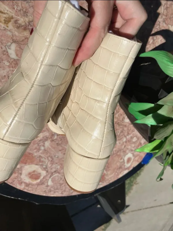 $248 NEW Schutz croco-embossed leather ankle boots/ booties eggshell 10 - Image 5