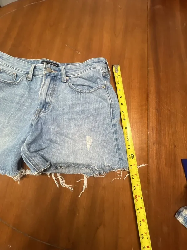Lucky Brand Women's Distressed Raw Hem Denim Boyfriend Shorts Size 6/28 - Image 2