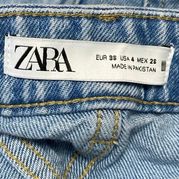 Zara Women's Blue Light Wash High Waisted Carrot Tapered Denim Jeans Size 4 - Image 4