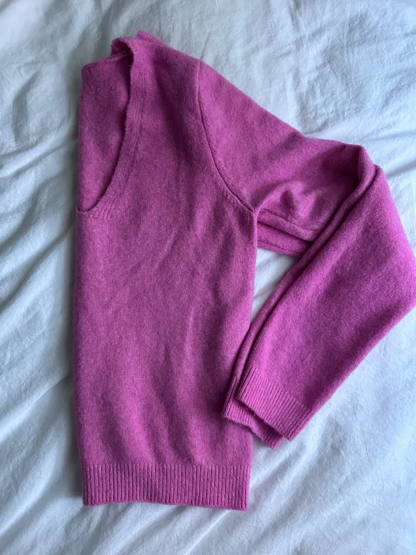 Boutique Pink V - Image 3