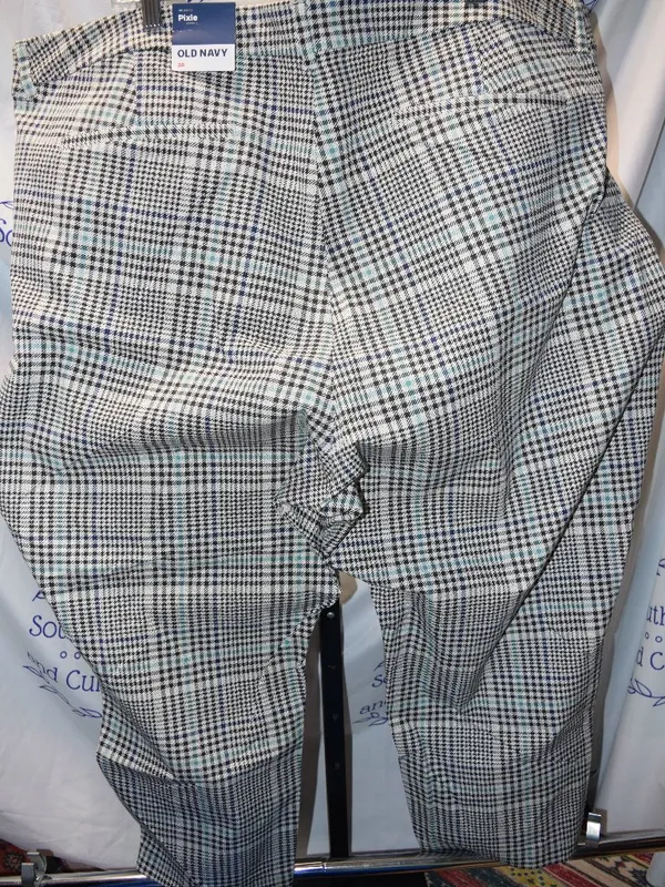NWT Old Navy High Rise Pixie Slacks, Houndstooth Print, Size 28 - Image 8