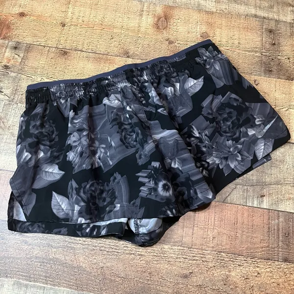 Nike Bundle Black & Floral DriFit Drawstring Lined Pockets Running Shorts Sz M - Image 2