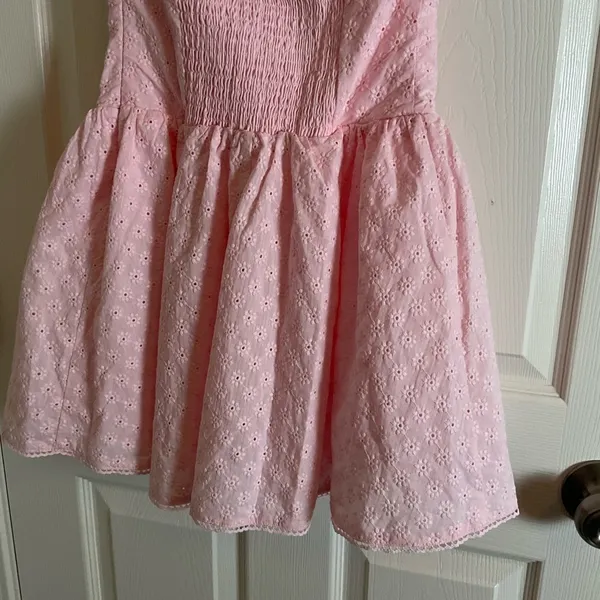 Forever 21 Pink Strapless Eyelet Dress size small - Image 6