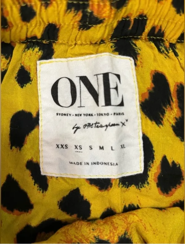 One Teaspoon Yellow & Black Leopard Print Mini Skirt✨ - Image 4