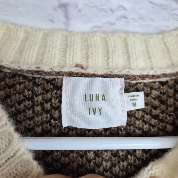 Luna Ivy Teddy Bear Graphic Sweater NWT M Brown Knit Crewneck Cropped Preppy - Image 4