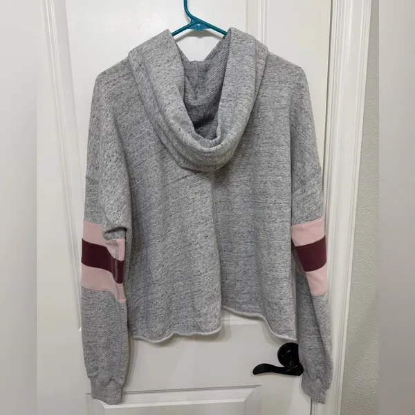 Abercrombie & Fitch Gray Sweater with Pink and Maroon Stripes - Image 4