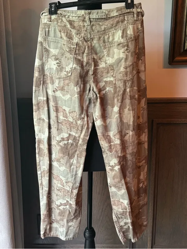 Indigo Rein Beige Camo Cargo Pants Sz 25”x27.5” - Image 3
