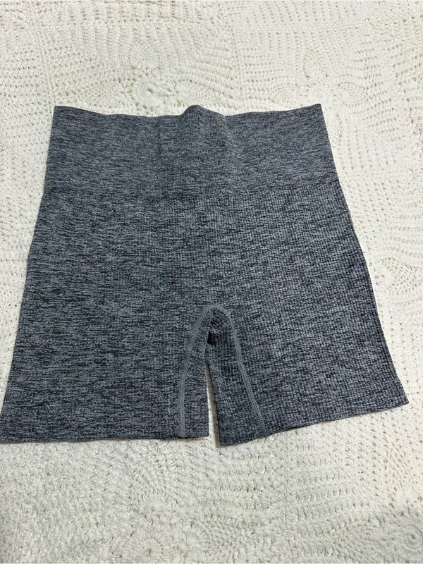 Colsie Heather Charcoal Seamless Bike Shorts - Image 5
