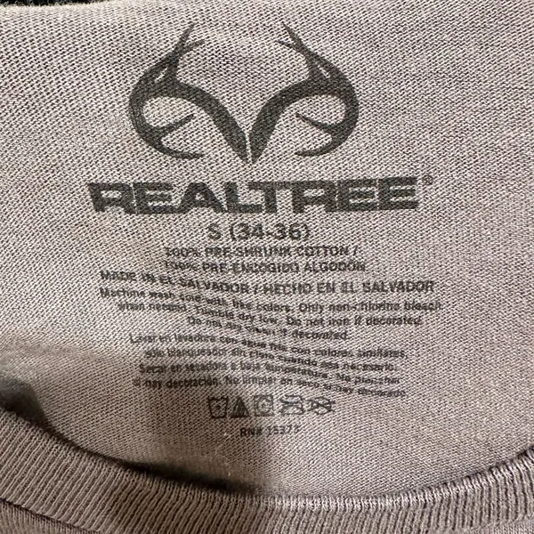 REALTREE - Grey and Green Logo Tee - Brand new, never worn! - Image 3