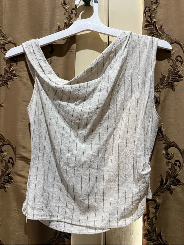 Mustard Seed Off-Shoulder Ribbed Pinstripe Crop Top - White - Image 3