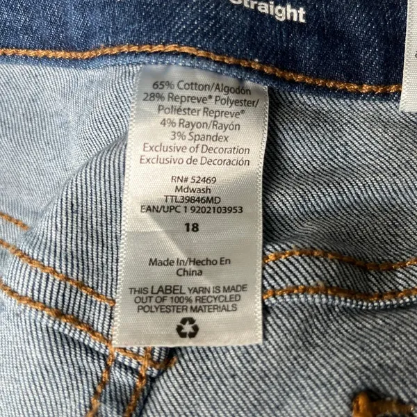 Time & Tru Distressed Medium Wash Straight Leg Jeans 18 - Image 4
