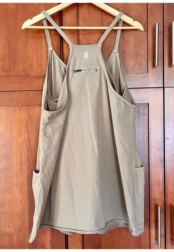 Movement Hot Shot Mini Dress Built In Shorts Mocha Latte Size Large - Image 6