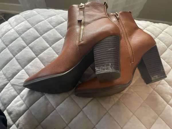 Jessica cline Brown Leather Booties - Image 3